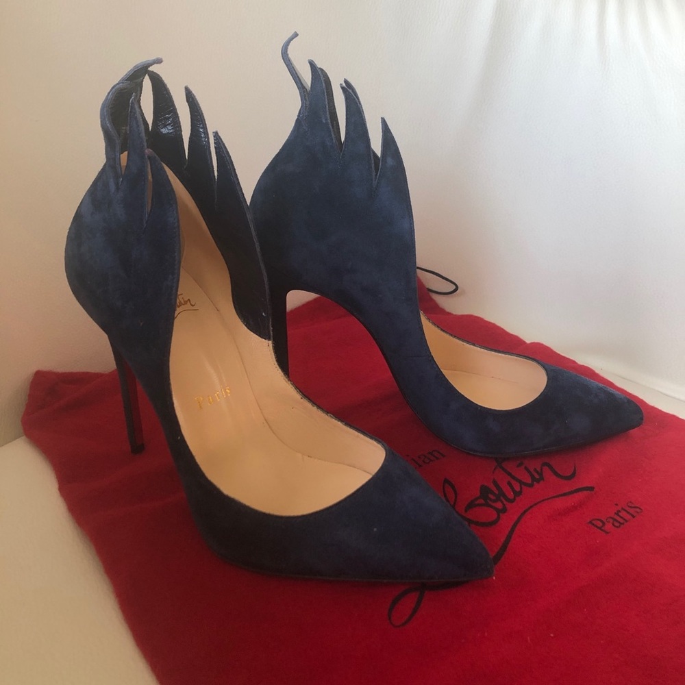 christian louboutin navy suede pump 100